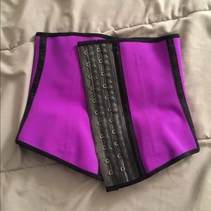 Ann Chery waist trainer.